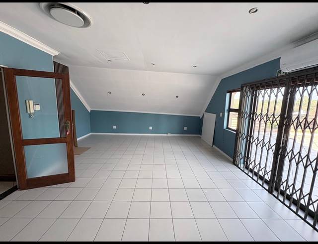 43M² OFFICE TO LET IN FOURWAYS